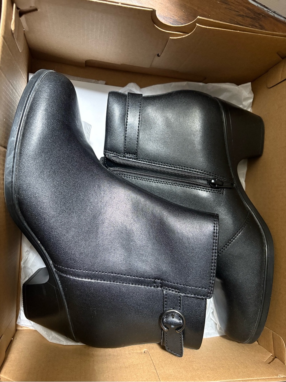 Clarks Collection Emily2 Belle Black Leather Ankle Boots Women’s Size 9